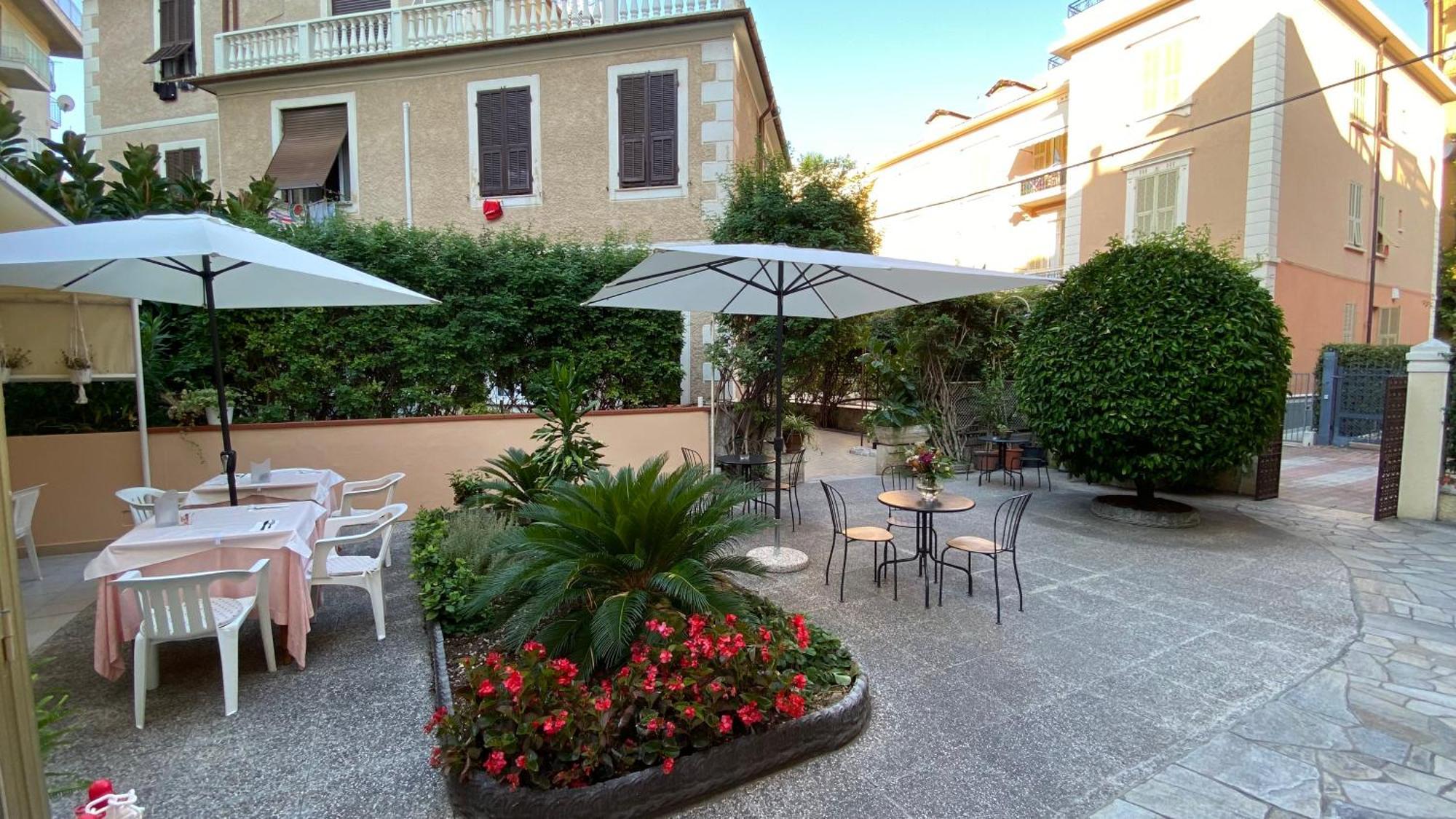 Hotel Fiorenza & Banksia Meuble Alassio Eksteriør bilde