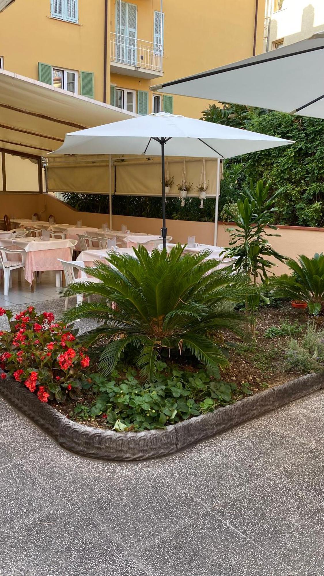 Hotel Fiorenza & Banksia Meuble Alassio Eksteriør bilde